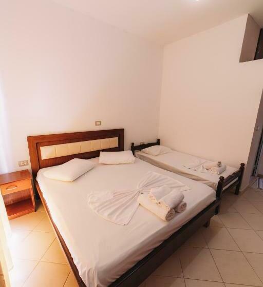 חדר סטנדרט לשלושה עם מרפסת, Fish Time Ksamil