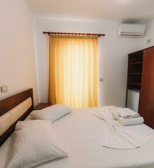 חדר סטנדרט לשלושה עם מרפסת, Fish Time Ksamil