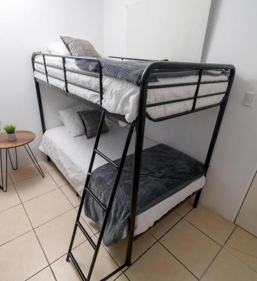 اتاق استاندارد چهار تخته, Citadin