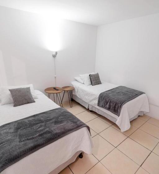 اتاق استاندارد با سرویس بهداشتی مشترک, Citadin