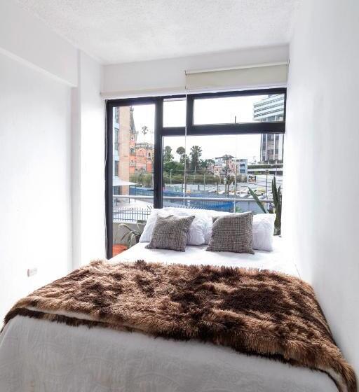 اتاق لوکس با بالکن, Citadin