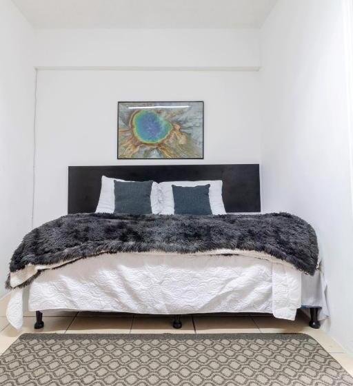 اتاق لوکس با بالکن, Citadin