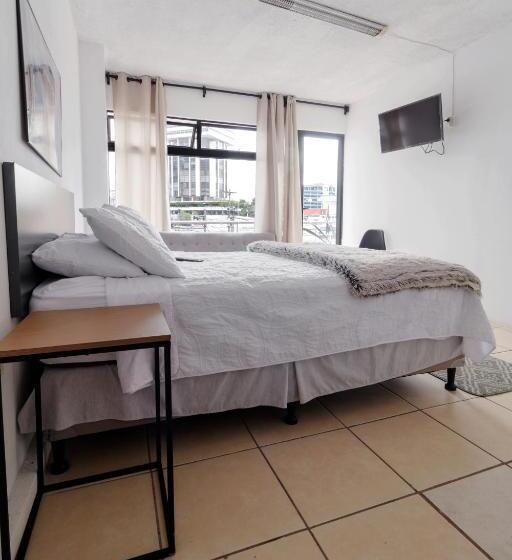 اتاق استاندارد با بالکن, Citadin