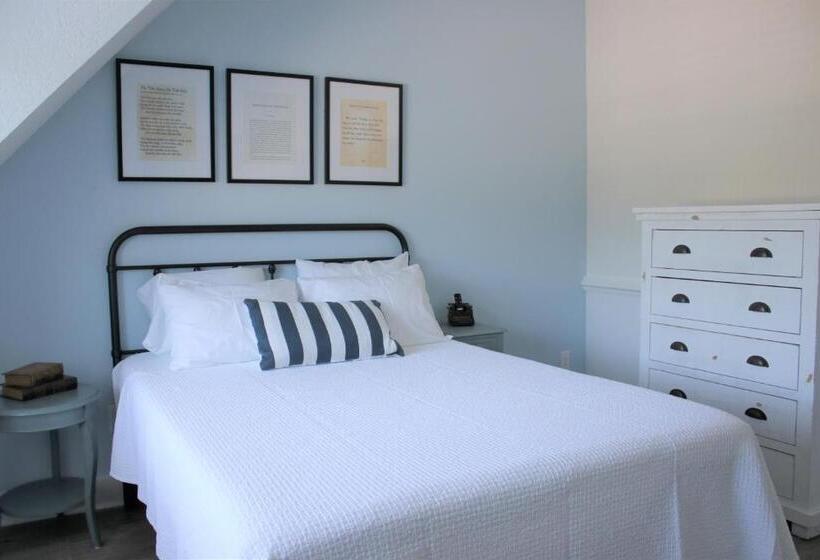 带阳台套房, Wild Horse Inn