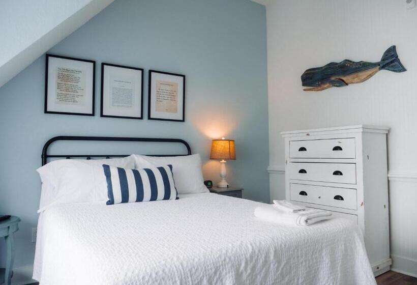 带阳台套房, Wild Horse Inn