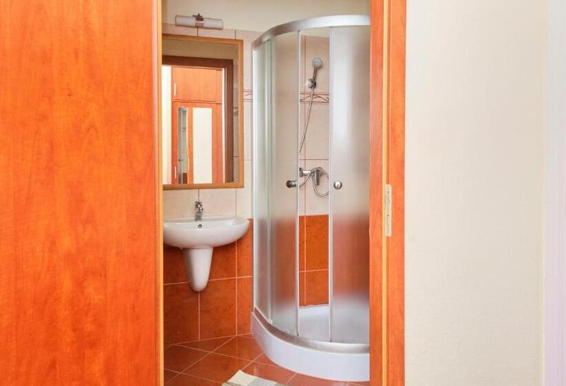 园景标准四人间, Retro Lido Vonyarcvashegy