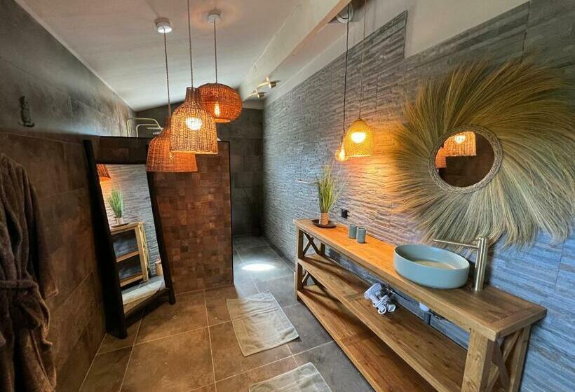 Номер Стандарт Вид на Бассейн, Les Lofts De Bouzigues