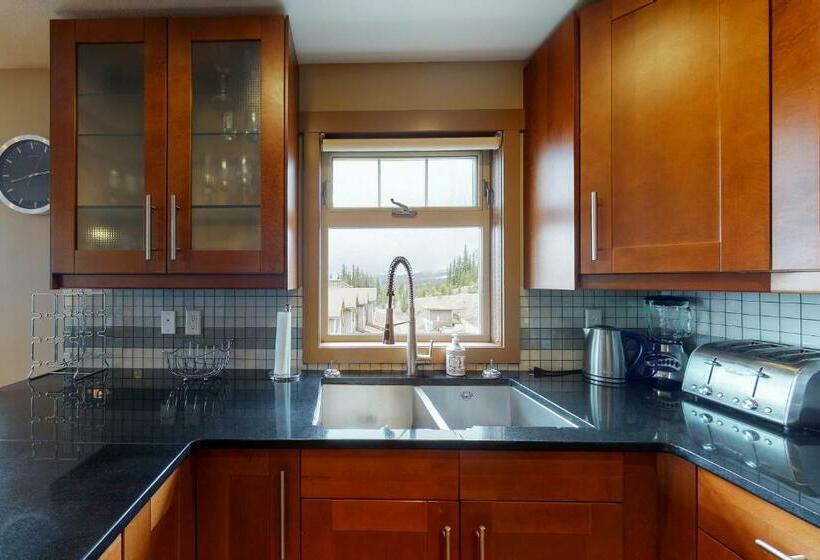 Апартаменты 2 Спальни, Raven 101