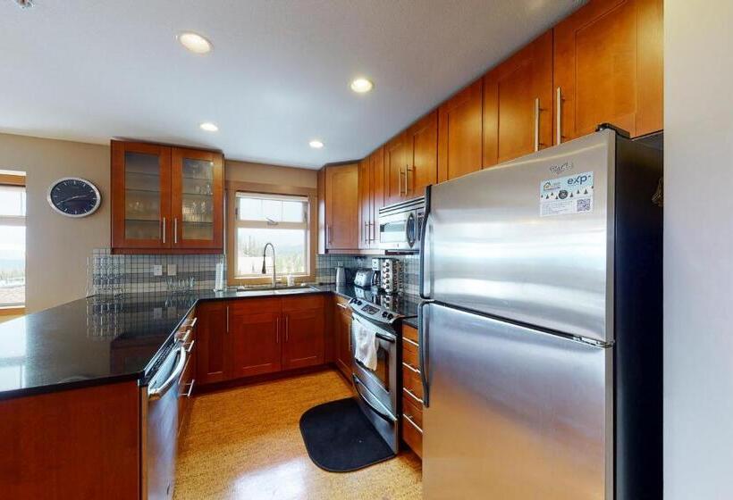 Апартаменты 2 Спальни, Raven 101