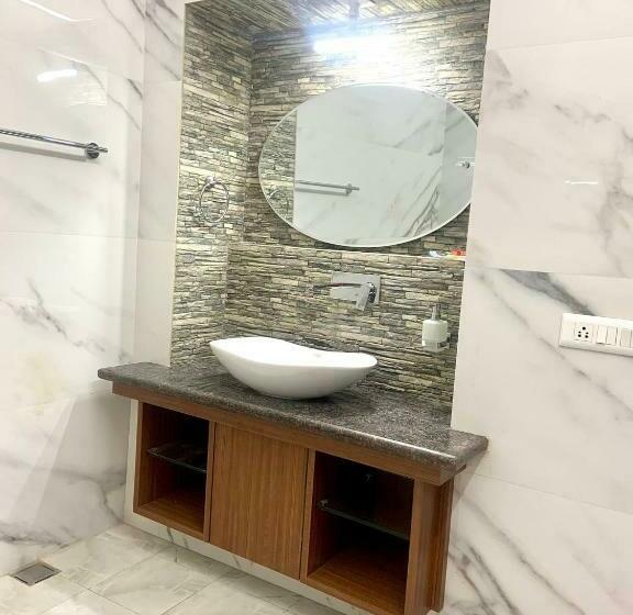 غرفة ديلوكس, Swagatam