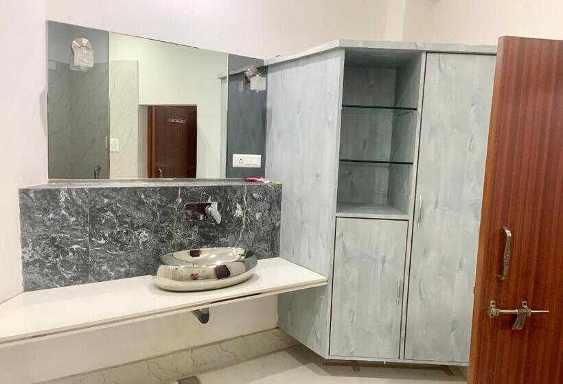 غرفة ديلوكس, Swagatam