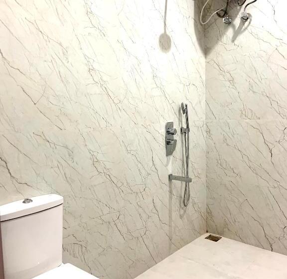 غرفة ديلوكس, Swagatam