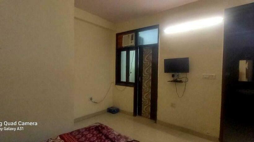 三人经典房间, Oyo 89156 Living Point