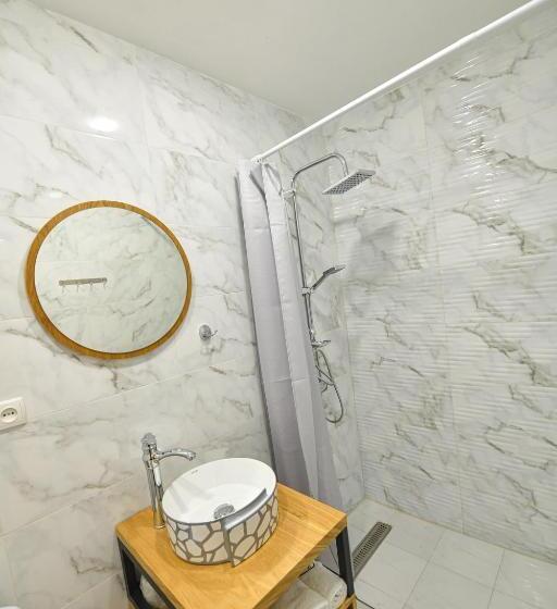 ファミリールーム, Madin Eco