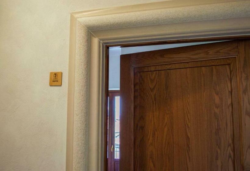 オーシャンビュースタンダードルームバルコニー付き, Palazzo Iaquinta   Rooms, Restaurant & Wellness