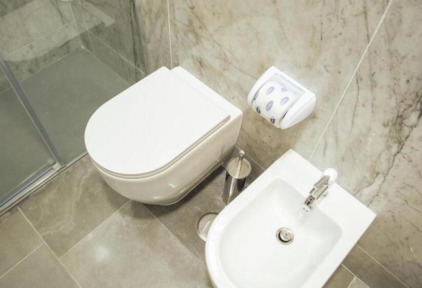 オーシャンビュースタンダードルームバルコニー付き, Palazzo Iaquinta   Rooms, Restaurant & Wellness