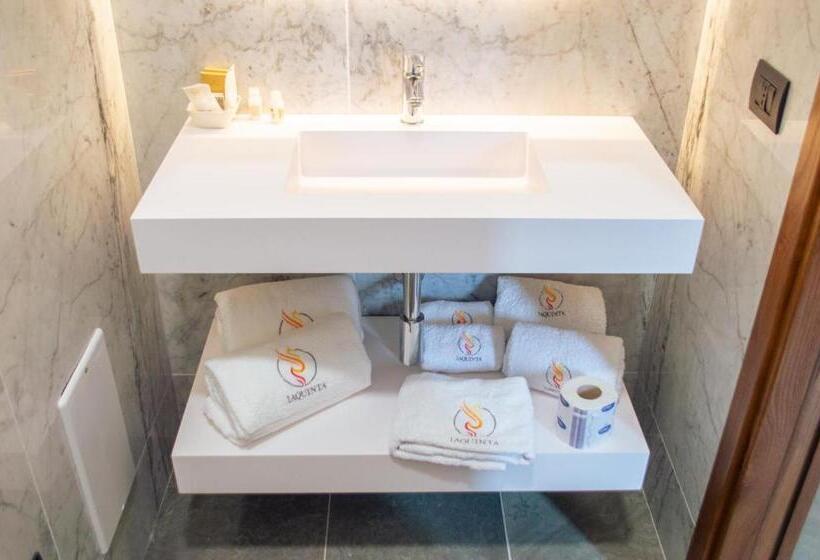 オーシャンビュースタンダードルームバルコニー付き, Palazzo Iaquinta   Rooms, Restaurant & Wellness