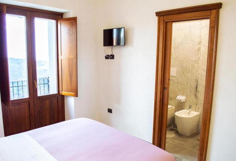 Номер Стандарт Вид на Море с Балконом, Palazzo Iaquinta   Rooms, Restaurant & Wellness
