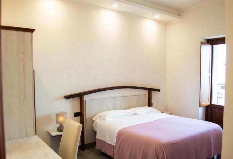 オーシャンビュースタンダードルームバルコニー付き, Palazzo Iaquinta   Rooms, Restaurant & Wellness