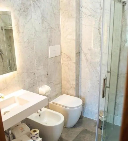 バルコニー付きスタンダードルーム, Palazzo Iaquinta Rooms, Restaurant & Wellness