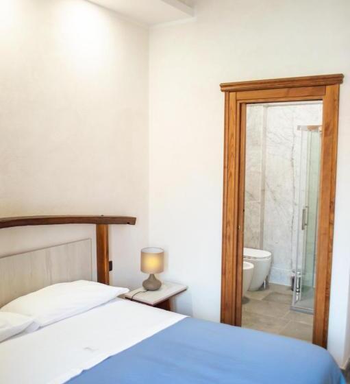 バルコニー付きスタンダードルーム, Palazzo Iaquinta   Rooms, Restaurant & Wellness