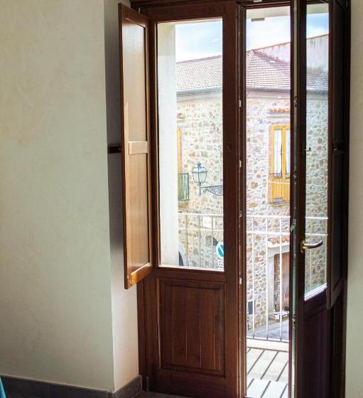 バルコニー付スタンダード４ベッドルーム, Palazzo Iaquinta   Rooms, Restaurant & Wellness