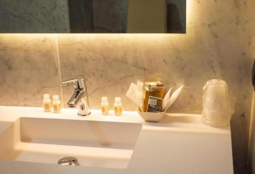 バルコニー付スタンダード4ベッドルーム, Palazzo Iaquinta Rooms, Restaurant & Wellness