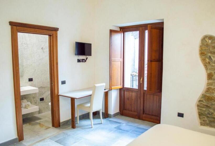 スタンダードルーム, Palazzo Iaquinta   Rooms, Restaurant & Wellness