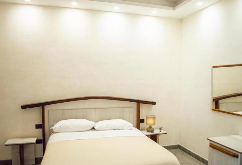 スタンダードルーム, Palazzo Iaquinta   Rooms, Restaurant & Wellness