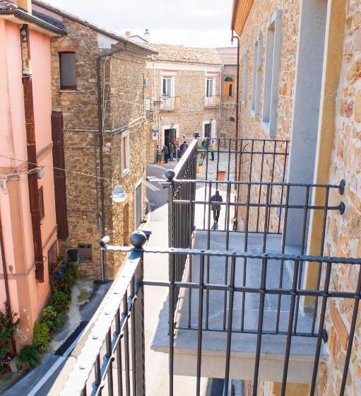 バルコニー付きスタンダードルーム, Palazzo Iaquinta   Rooms, Restaurant & Wellness