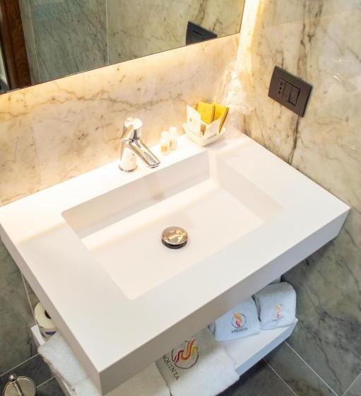 バルコニー付きスタンダードルーム, Palazzo Iaquinta   Rooms, Restaurant & Wellness