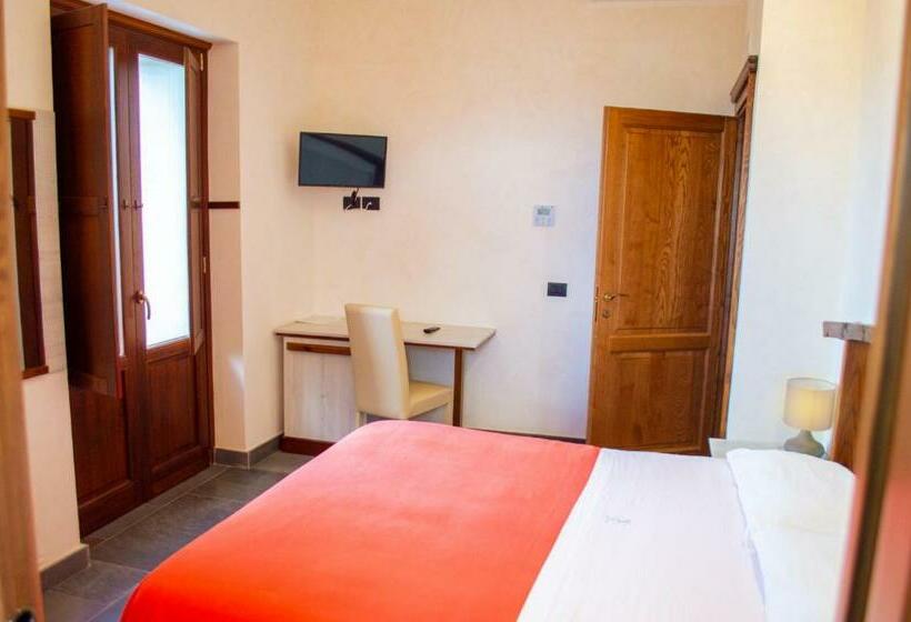 オーシャンビュースタンダードルームバルコニー付き, Palazzo Iaquinta   Rooms, Restaurant & Wellness