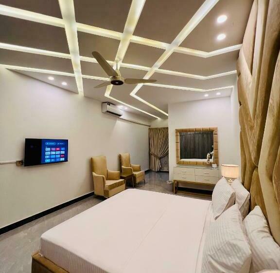 اتاق لوکس با تخت بزرگ, The Gateway Islamabad