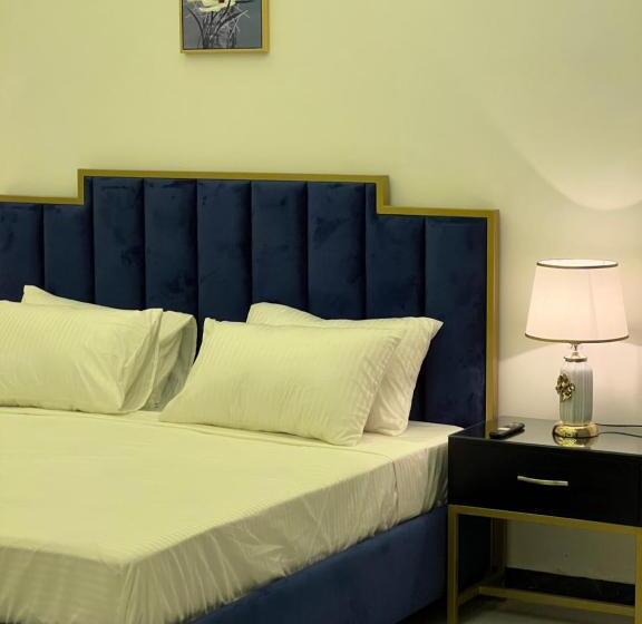 اتاق لوکس با تخت بزرگ, The Gateway Islamabad