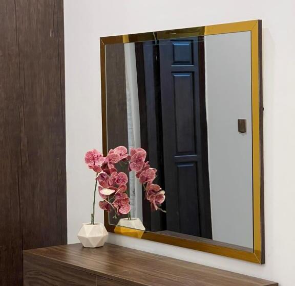 اتاق لوکس با تخت بزرگ, The Gateway Islamabad