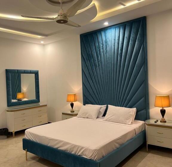 Deluxe Suite King Bed, The Gateway Islamabad