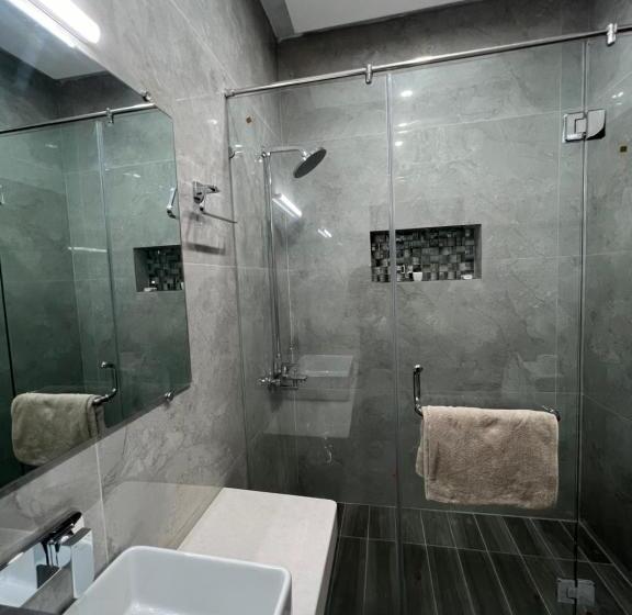 Deluxe Suite King Bed, The Gateway Islamabad