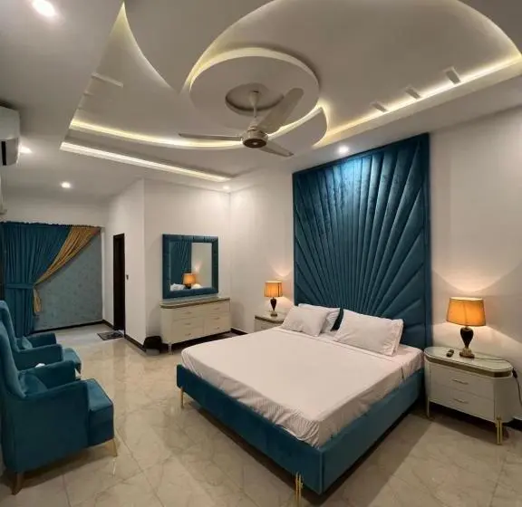 Deluxe Suite King Bed, The Gateway Islamabad