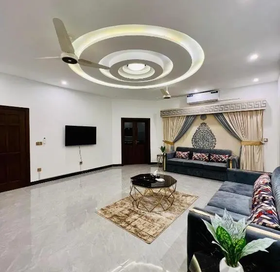 Deluxe Suite King Bed, The Gateway Islamabad