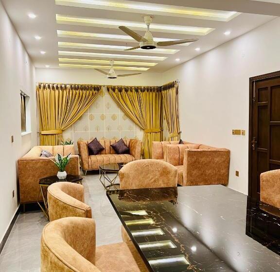 Deluxe Suite King Bed, The Gateway Islamabad