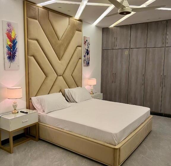 Deluxe Suite King Bed, The Gateway Islamabad