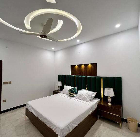 Deluxe Suite King Bed, The Gateway Islamabad