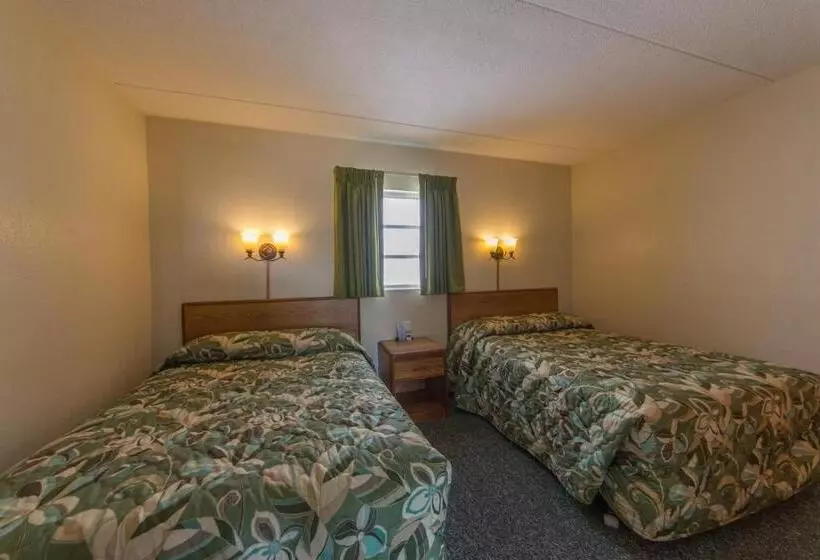 Sviitti Allasnäkymä, Attache Motel