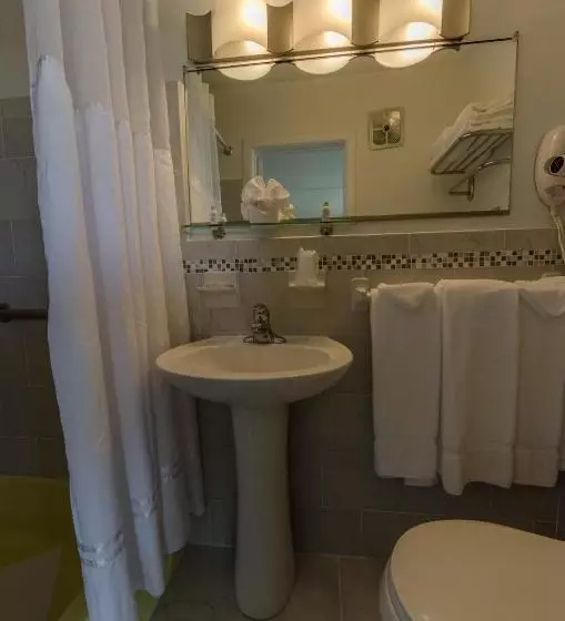 Sviitti Näkymä, Attache Motel