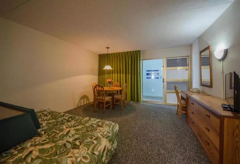 Sviitti Näkymä, Attache Motel