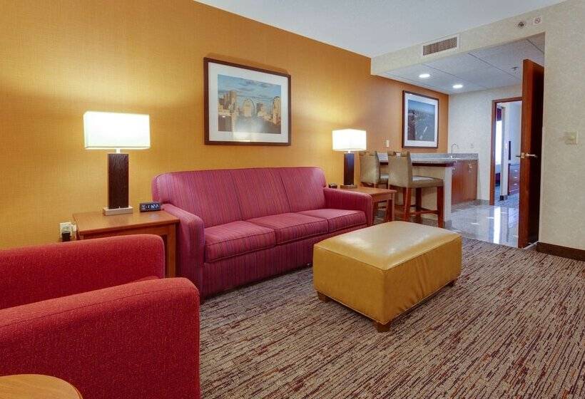 Люкс, Drury Inn & Suites St. Louis Forest Park