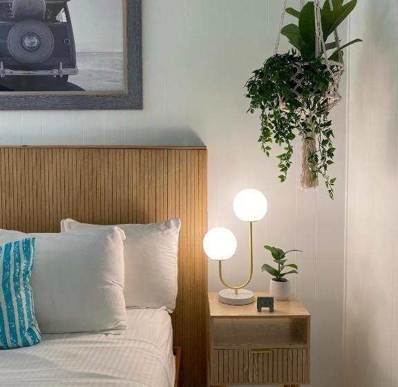 إستوديو قياسى, Seaspray Surf Lodge