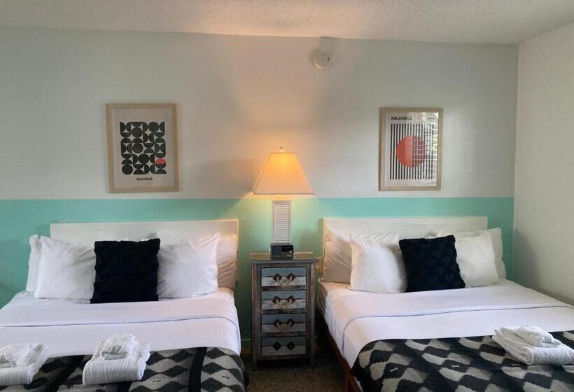 إستوديو قياسى, Seaspray Surf Lodge