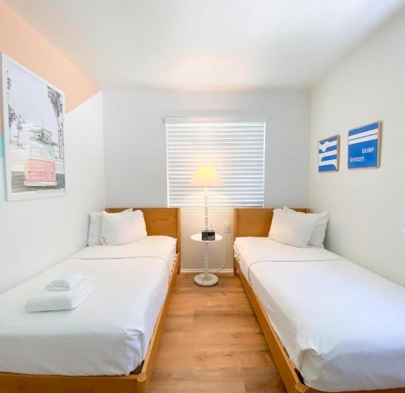 جناح, Seaspray Surf Lodge