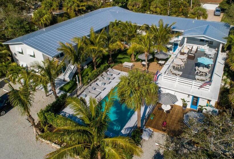 جناح, Seaspray Surf Lodge